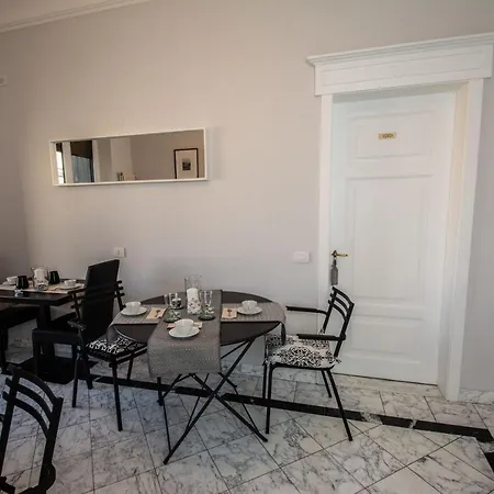 Compasso 4* Βιτέρμπο